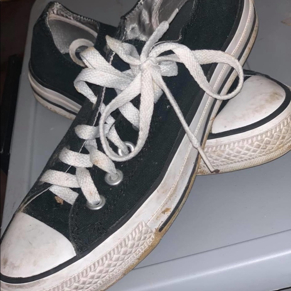 Converse Tennis Shoes